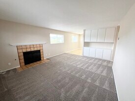 2614 Jefferson St, Unit B in Carlsbad, CA - Building Photo