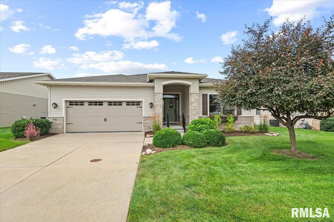 3956 Waterstone Wy in Springfield, IL - Building Photo