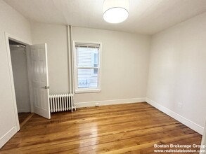 155 E Cottage St, Unit #1 in Boston, MA - Building Photo - Building Photo