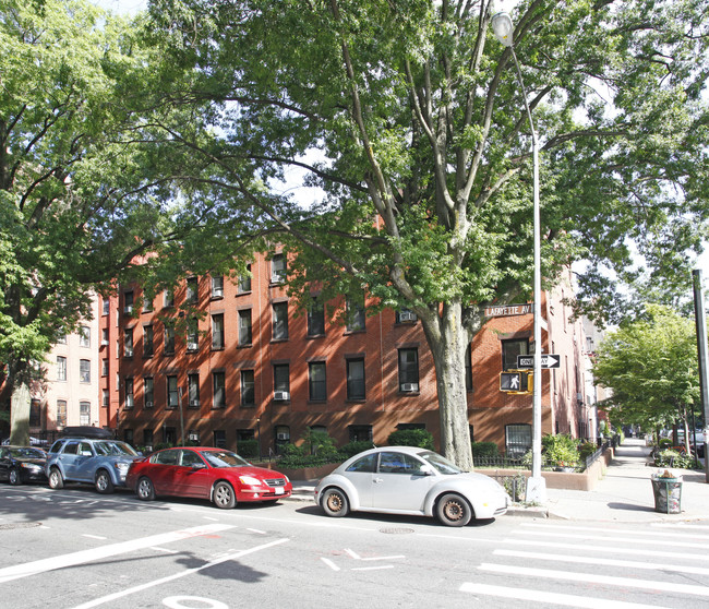 121-129 Lafayette Ave in Brooklyn, NY - Building Photo - Building Photo