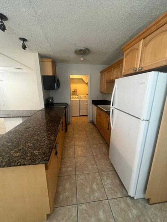 1012 Pottawatomie St in Jupiter, FL - Foto de edificio