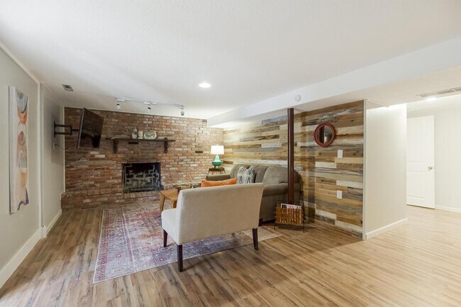 407 SW Stratford Rd in Lee's Summit, MO - Building Photo - Building Photo
