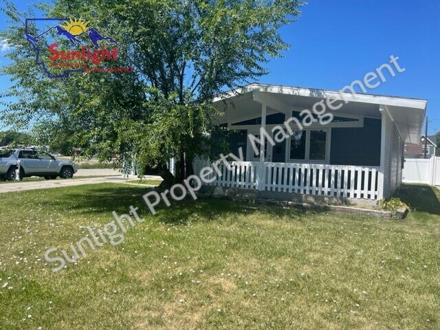 1037 Wyoming Ave in Billings, MT - Building Photo