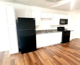 3016 Jean Lafitte Pkwy in Chalmette, LA - Building Photo - Building Photo