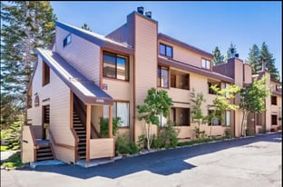 161 Horseshoe Dr in Mammoth Lakes, CA - Building Photo