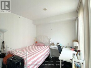 75-675 St Nicholas St in Toronto, ON - Building Photo - Building Photo