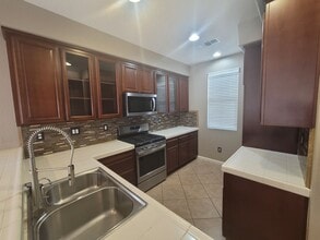 3391 Walker Rd in West Sacramento, CA - Building Photo - Building Photo