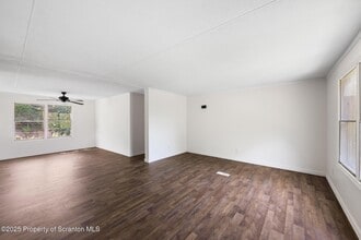 720 Edgebrook Dr in Moosic, PA - Building Photo - Building Photo