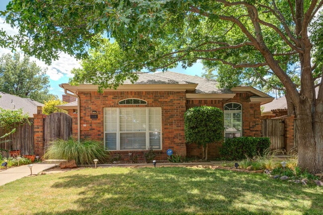 111 N Vicksburg Ave in Lubbock, TX - Building Photo - Building Photo
