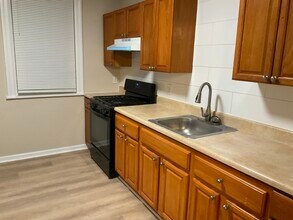 1542 S 55th St in Philadelphia, PA - Building Photo - Building Photo