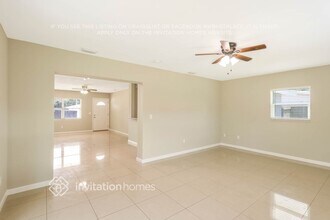 1429 Regina Dr W in Largo, FL - Building Photo - Building Photo