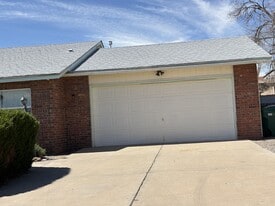 755 Amethyst Dr NE in Rio Rancho, NM - Building Photo