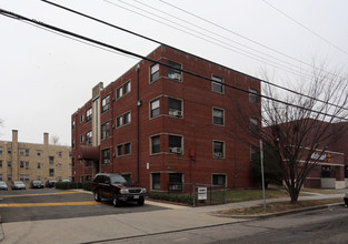 920 Peabody St NW in Washington, DC - Building Photo - Building Photo