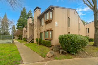 5333 Primrose Dr in Fair Oaks, CA - Foto de edificio - Building Photo