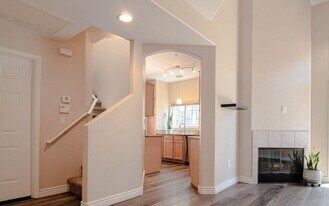 13916 N 96th St in Scottsdale, AZ - Building Photo
