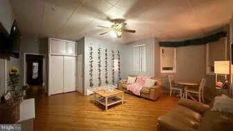 1601 Wolf St in Philadelphia, PA - Building Photo