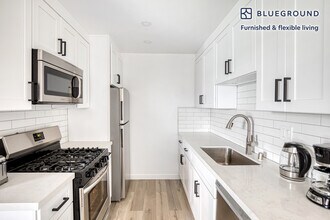 11915 Kling St in Los Angeles, CA - Building Photo - Building Photo