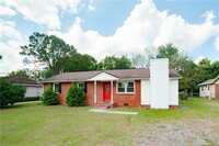 2212 Ireland Dr in Fayetteville, NC - Building Photo - Building Photo