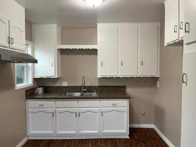 9305 San Luis Ave, Unit 9305 San Luis Ave Apt. B