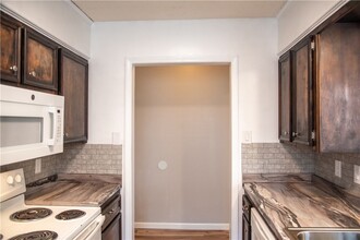 1432 Hawk Tree Dr in College Station, TX - Building Photo - Building Photo
