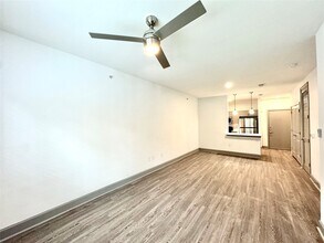 3333 Weslayan St in Houston, TX - Building Photo - Building Photo