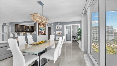 1920 S Ocean Dr in Hallandale Beach, FL - Building Photo - Building Photo