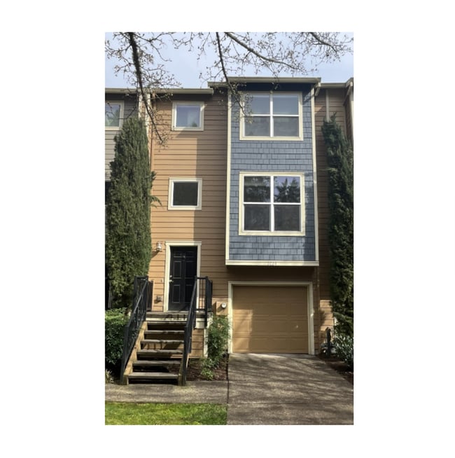 2024 NE Sheffield Ave in Hillsboro, OR - Building Photo - Building Photo