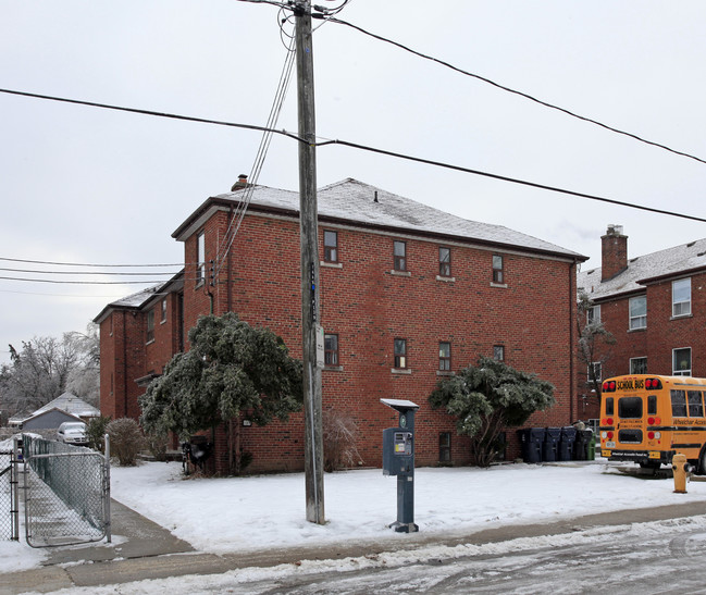 139 Woodward Ave in Toronto, ON - Building Photo - Building Photo