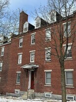 105 W Merrimack St in Manchester, NH - Building Photo