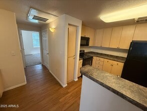 18416 N Cave Creek Rd in Phoenix, AZ - Building Photo - Building Photo