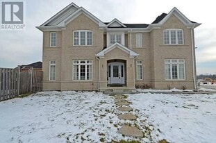 1bdr119 Alamo Heights Dr in Richmond Hill, ON - Building Photo