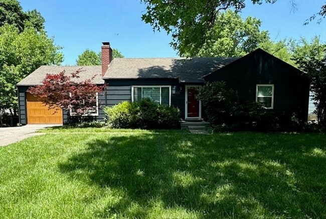 property at 4100 W 59th St
