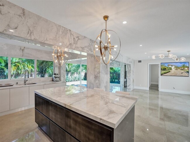 2421 NE 7th Pl in Fort Lauderdale, FL - Building Photo - Building Photo