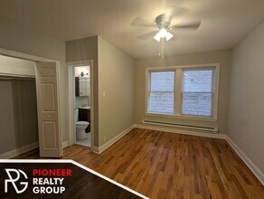 515 W Melrose St, Unit 3 in Chicago, IL - Building Photo - Building Photo