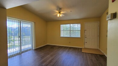 2360 SW Archer Rd in Gainesville, FL - Building Photo - Building Photo