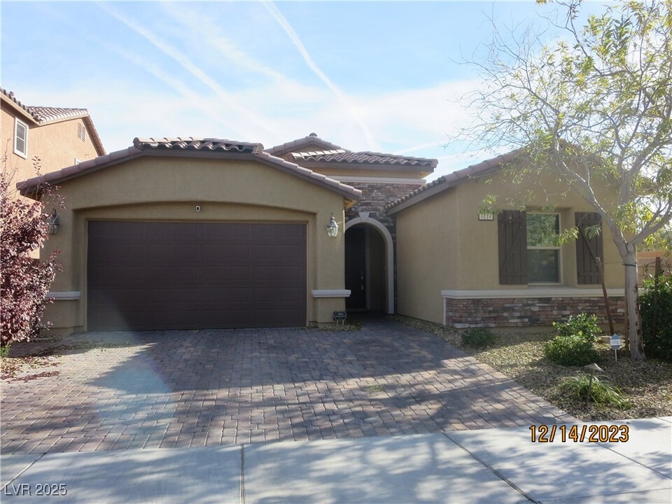 6118 Andover Wood Rd in Las Vegas, NV - Building Photo