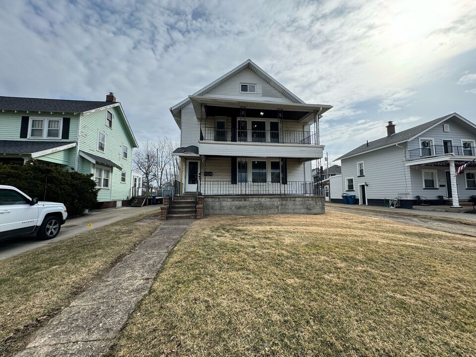 839-841 Allison Ave in Lorain, OH - Foto de edificio