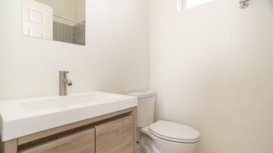 1440 N Washtenaw Ave, Unit 2 in Chicago, IL - Foto de edificio - Building Photo