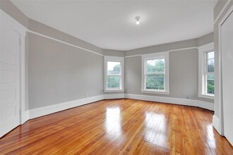 70 E Maple Ave in Suffern, NY - Building Photo - Building Photo
