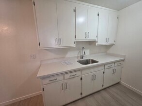 2253 Central Ave in Alameda, CA - Building Photo - Building Photo