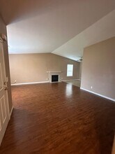 206 Cordova Ln in Stockton, CA - Building Photo - Building Photo