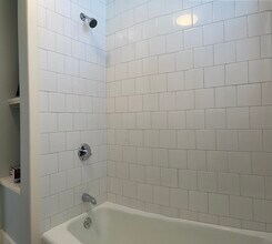 17 Jersey St., Unit #2 Second floor in Marblehead, MA - Building Photo - Building Photo