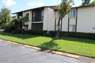4961 Sable Pine Cir in West Palm Beach, FL - Building Photo