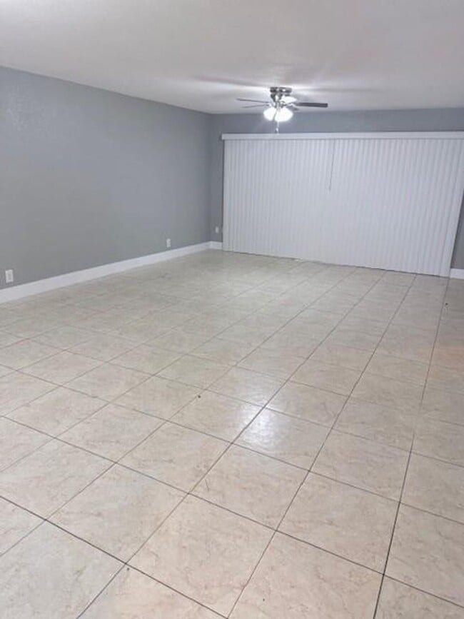 212 NW 46th Ct in Pompano Beach, FL - Foto de edificio - Building Photo