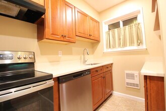 95 Wilton Crest Rd in Wilton, CT - Foto de edificio - Building Photo