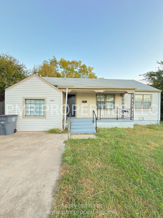 1901 NW Cherry Ave in Lawton, OK - Building Photo