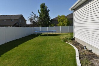 293 W 450 S in Hyde Park, UT - Building Photo - Building Photo