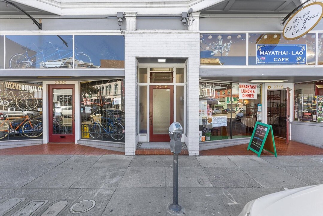 2318 Santa Clara Ave in Alameda, CA - Building Photo