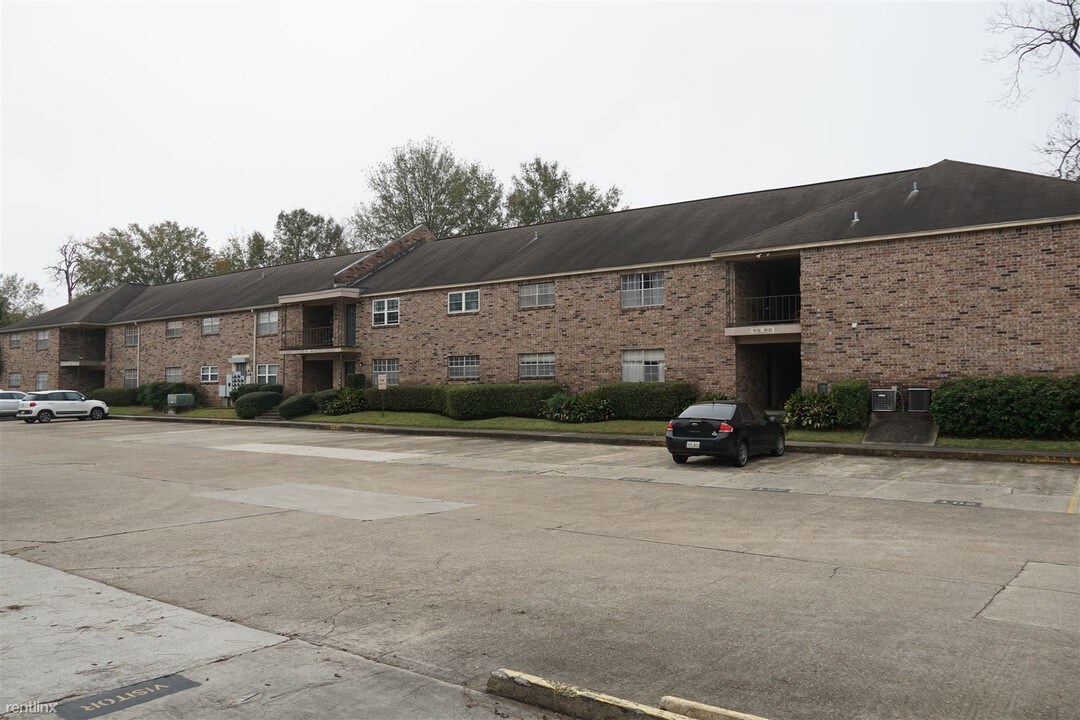 3121 Johnston St-Unit -Apt 104 in Lafayette, LA - Building Photo