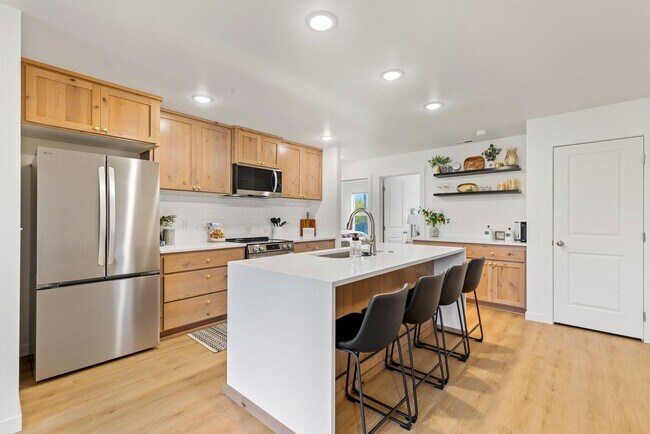 83 Old Yellowstone Trail in Three Forks, MT - Building Photo - Building Photo